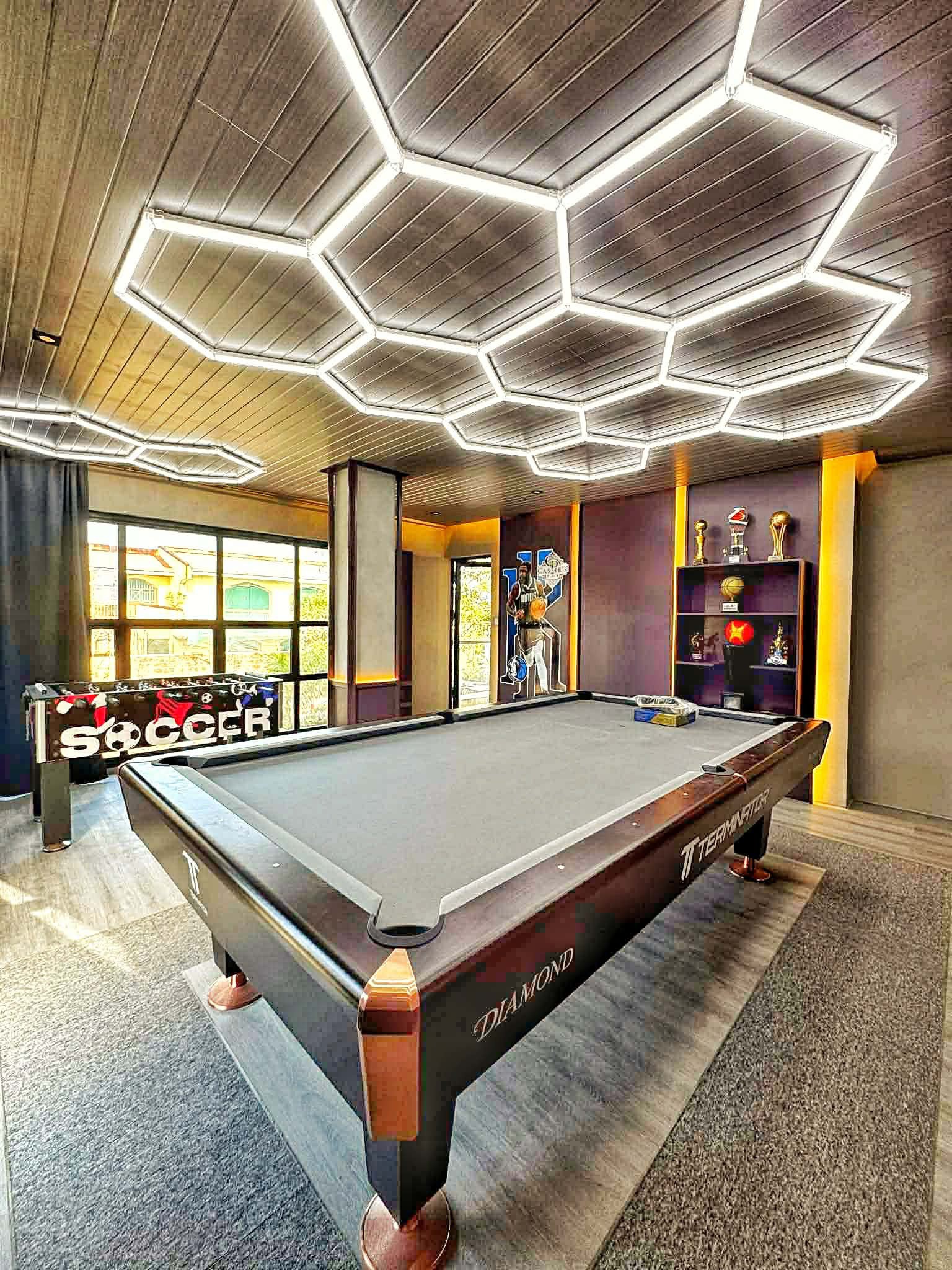 Arcade & Table Games